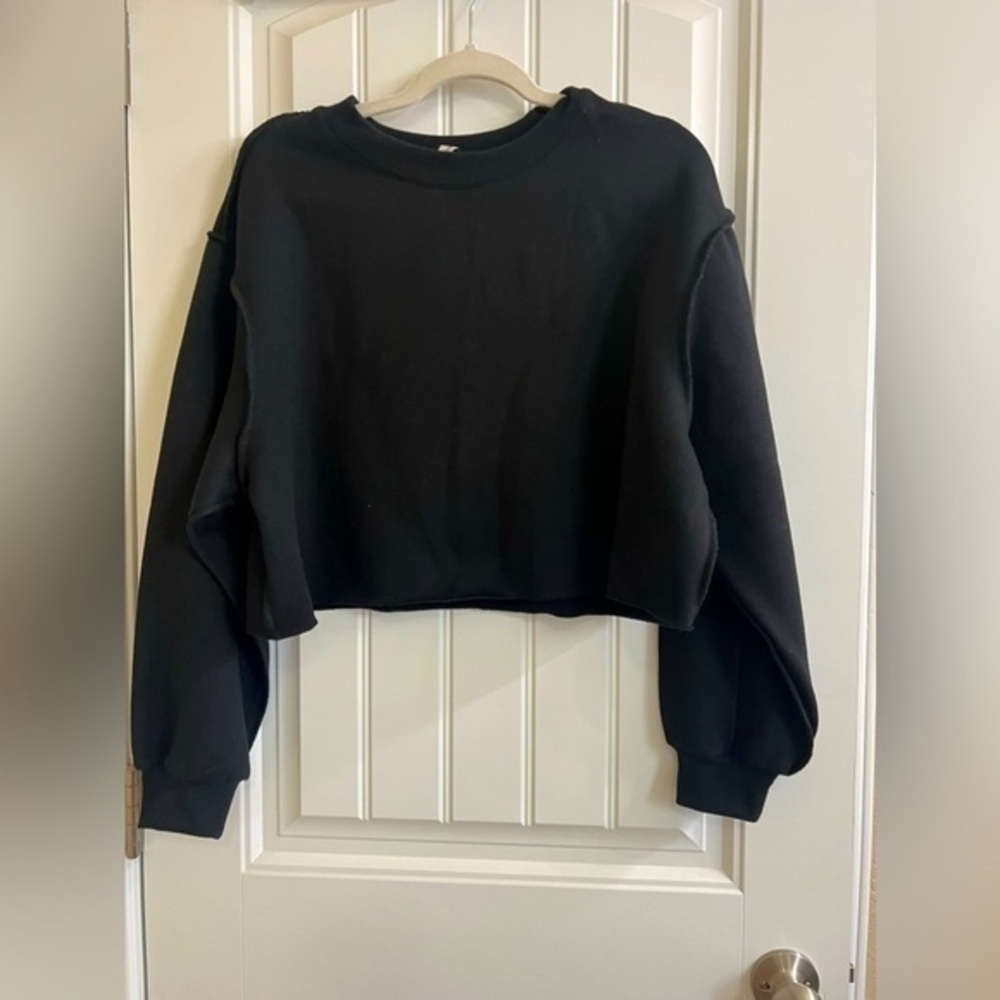 Amazhiyu Women Fleece Raw Hem Cropped Sweatshirt